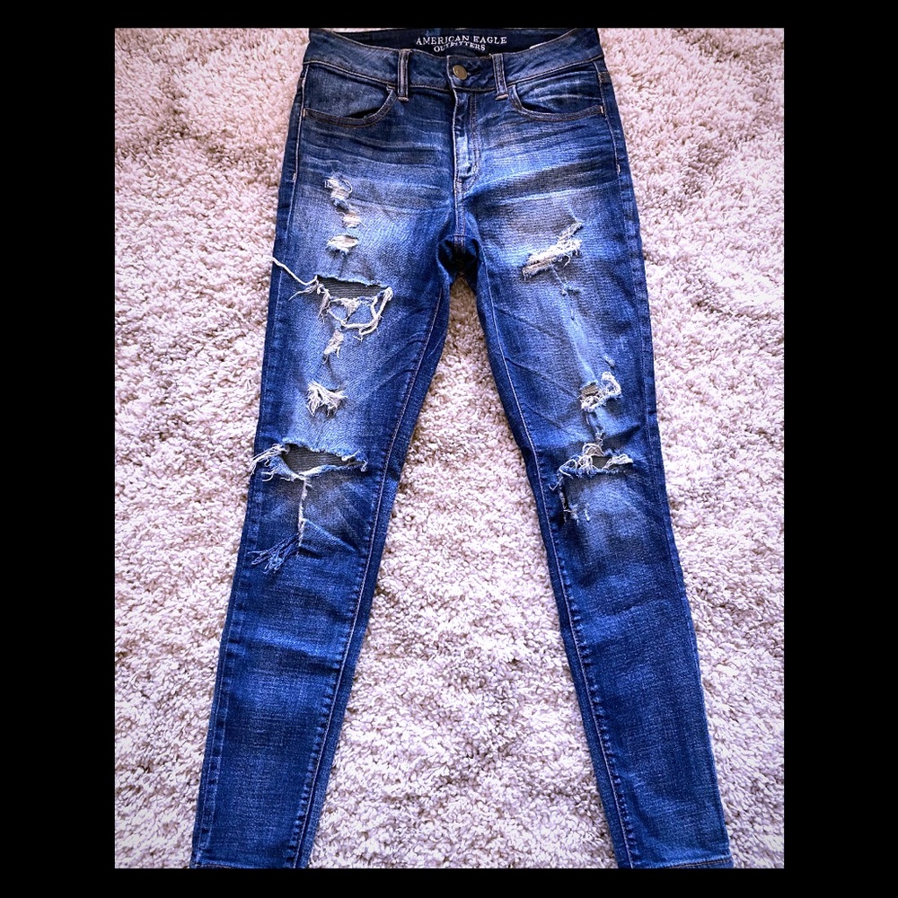 American Eagle vintage destroyed jeans